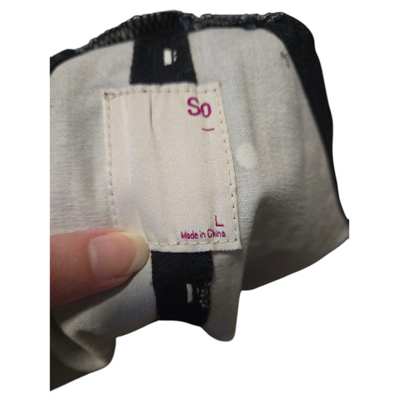 So polkadot overall dress with front pocket and adjustable straps, size large - Picture 3 of 4